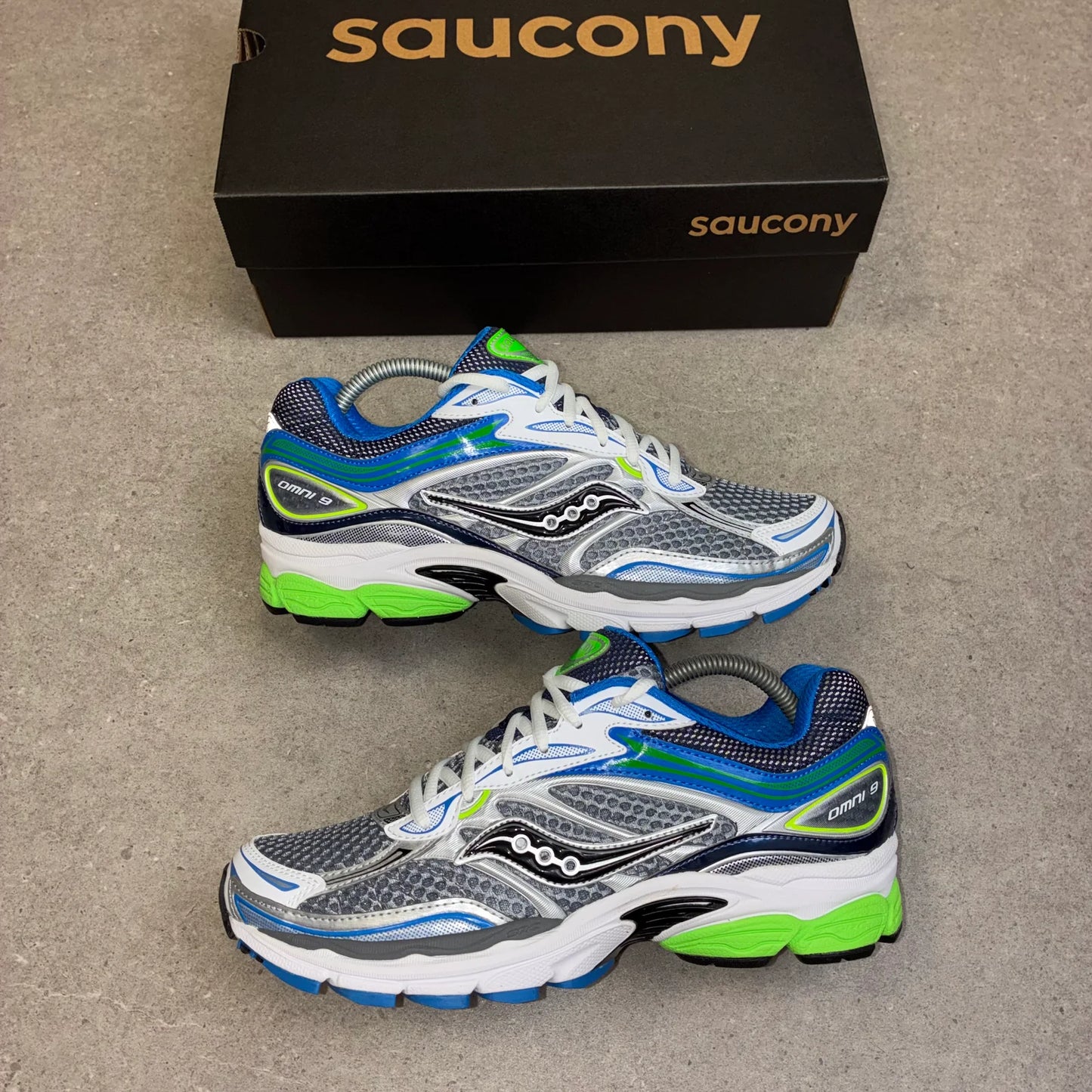 SAUCONY
