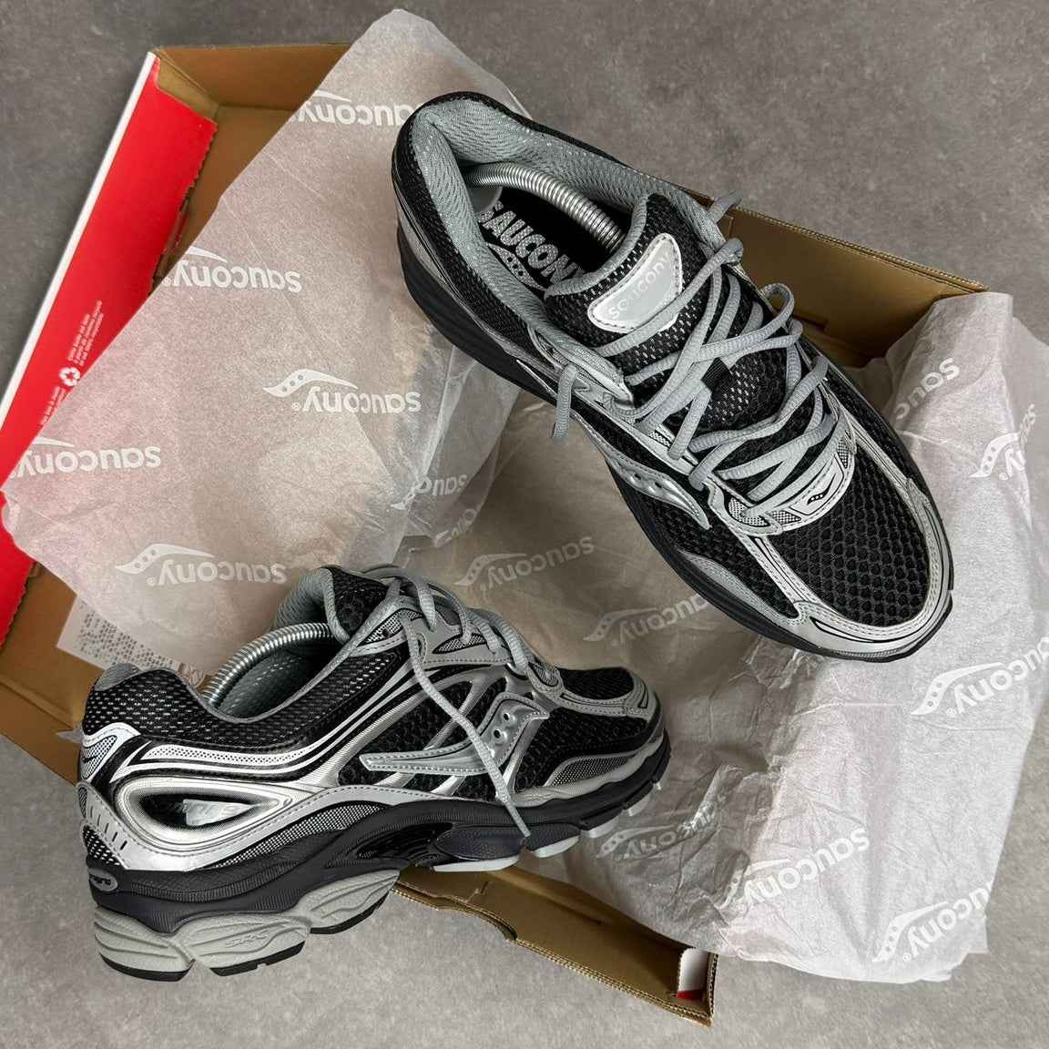 SAUCONY PRO GRID OMNI 9 'BLACK SILVER'